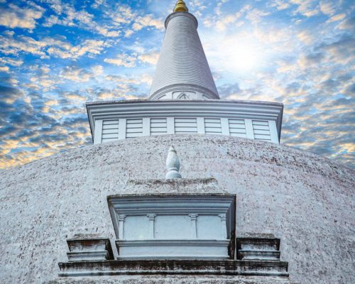 sri-lanka-ruwanwelisaya-stupa-a1czqdu4b2oinoi4
